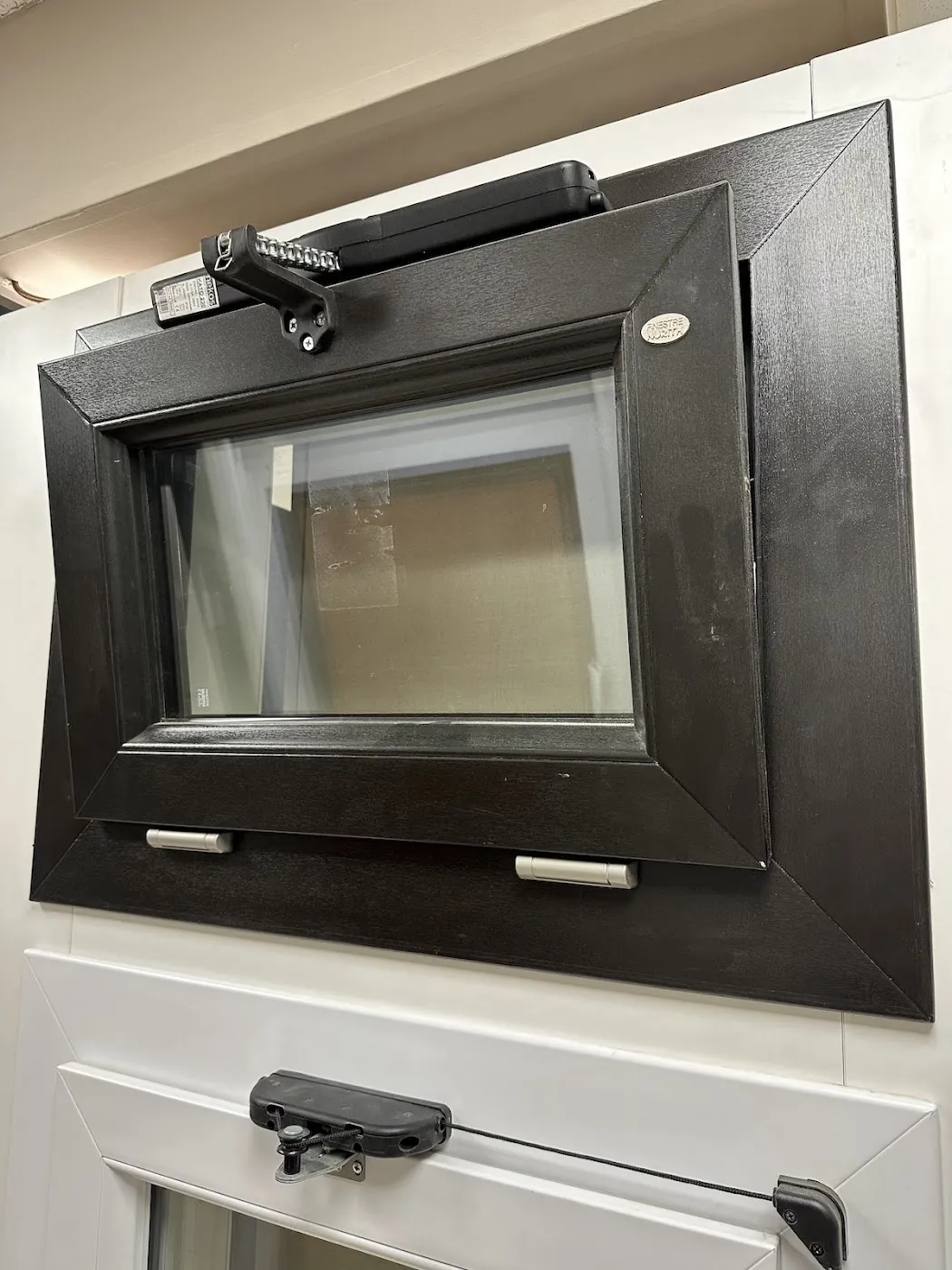 Vetratura di una porta in esposizione