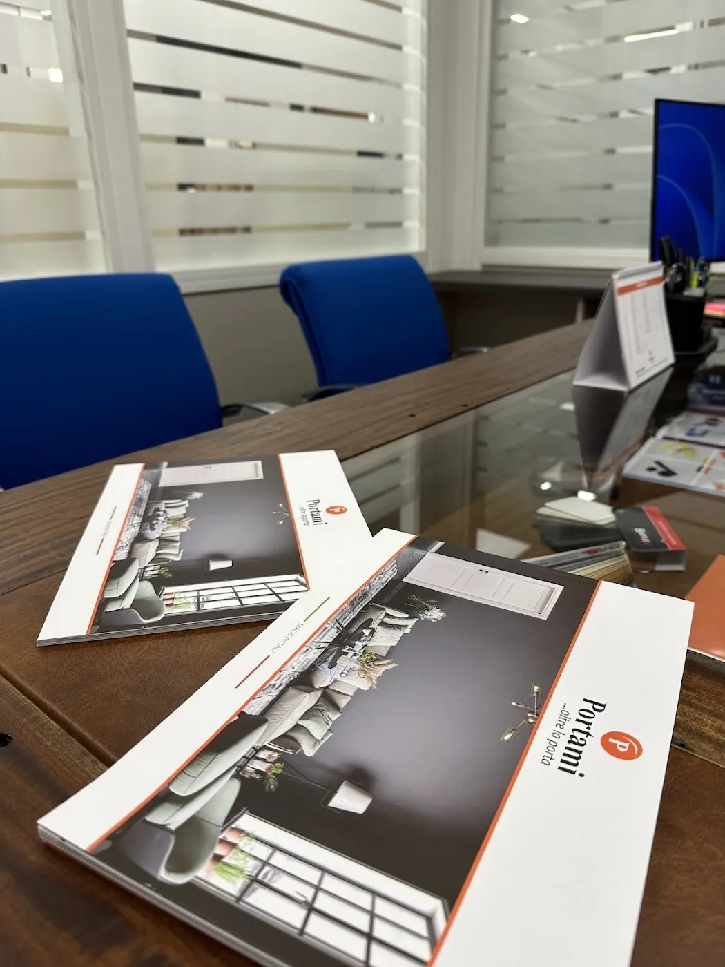 Campione e materiale esposto nello showroom Marea Infissi